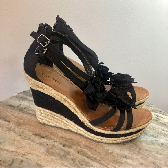 Nine West Shoes - Nine West wedges size 8.5 black sandals flowers